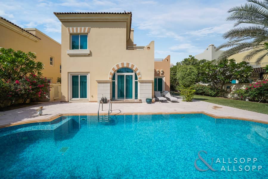 17 Four Bed C3 | Private Pool | Great Location