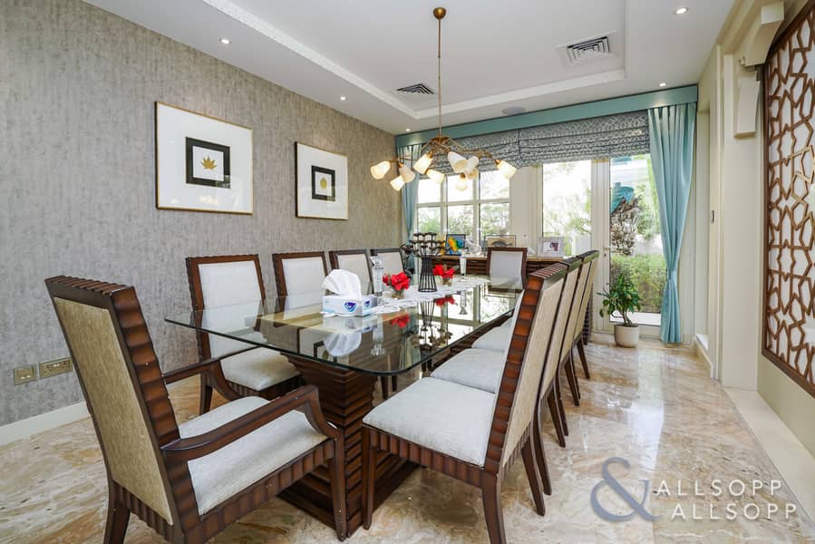 9 Upgraded 3 Bed | Private Pool | Park view