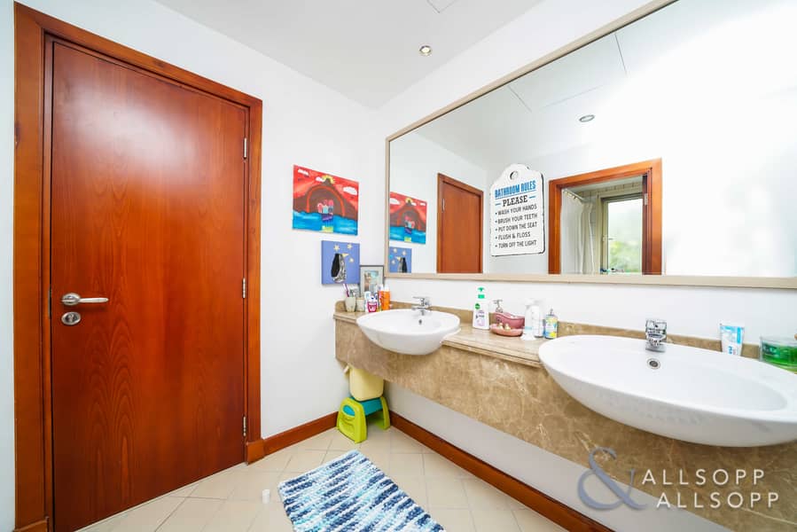 14 Upgraded 3 Bed | Private Pool | Park view