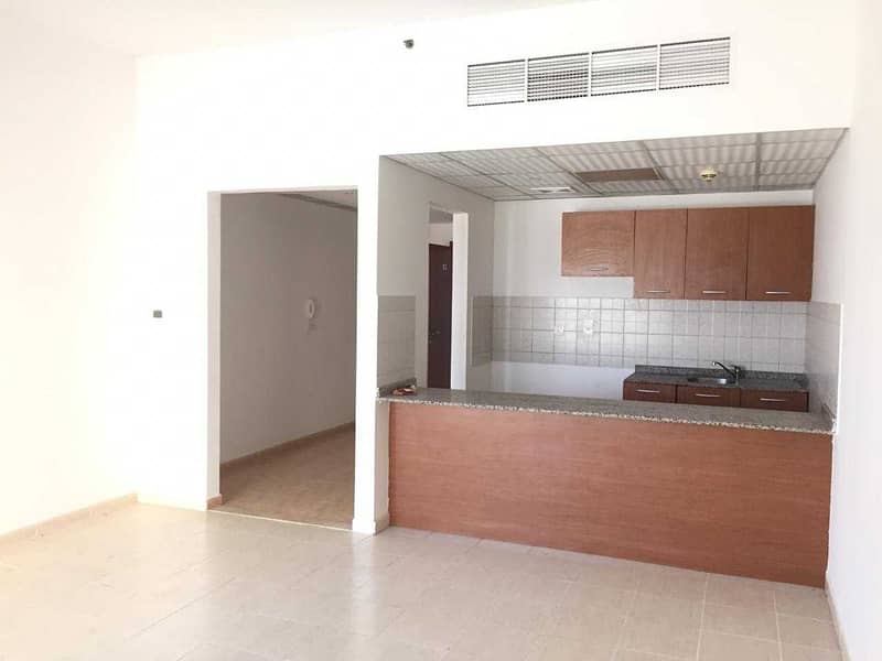 CHILLER FREE. . !! HUGE STUDIO APARTMENT 20,000 BY 6 CHEQUES