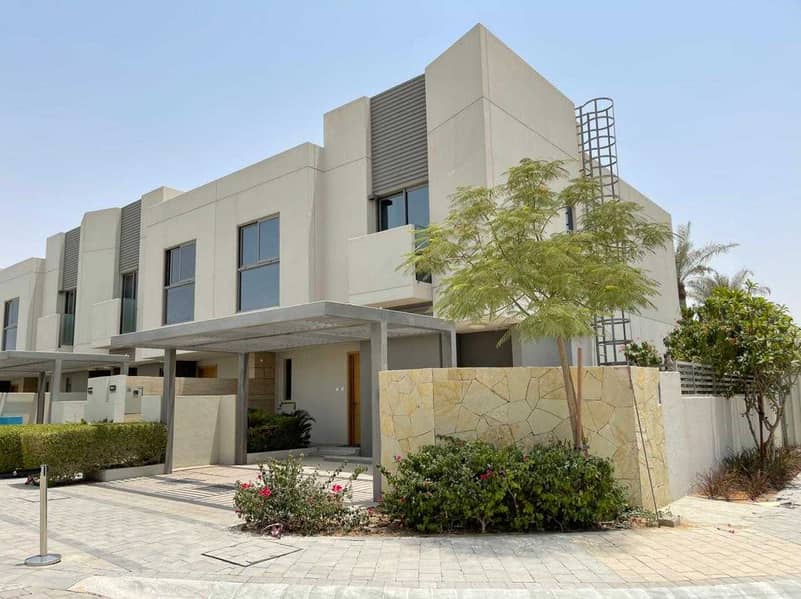 Distress Deal, Ready 3 Bedroom Corner Townhouse villa, Al Zahia ,Sharjah