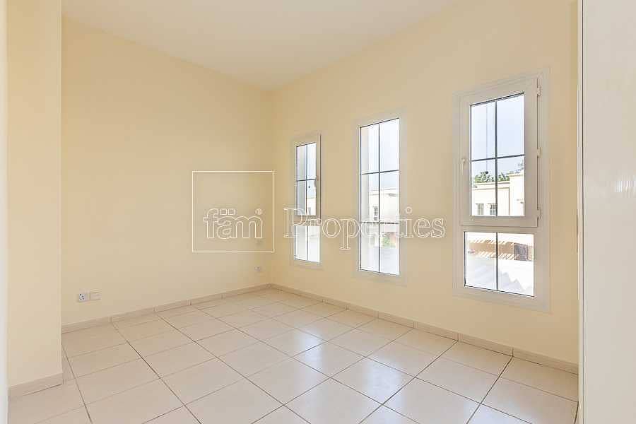 3 Exclusive Middle Unit / Large Plot