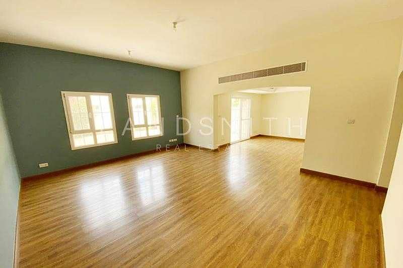 9 Exclusive Type CM 3BR + Study + Maid's room Villa