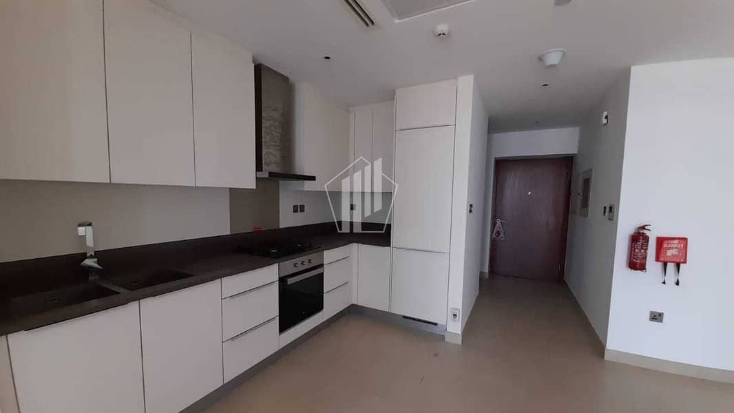 5 High Floor l Ready to Move in l Spacious Unit