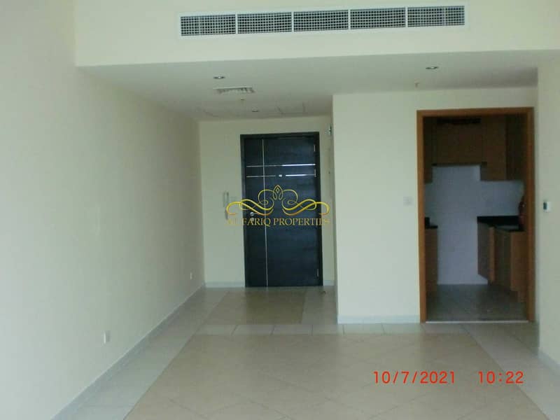 Spacious 2 Bedrooms Apartment - Sheikh Zayed Road