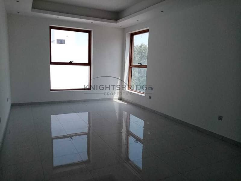 17 Brand New: Commercial villa on Jumewirah Road