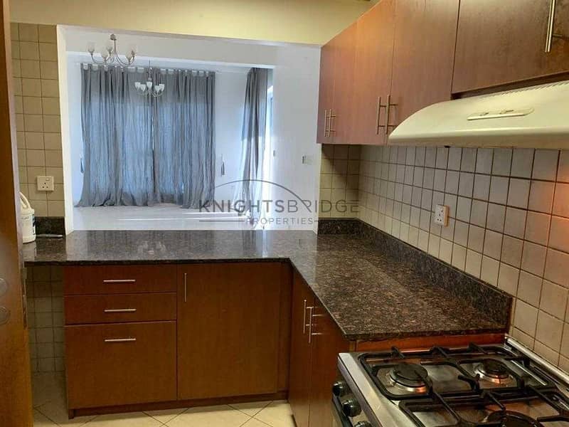 16 Vacant:  2 BR| Only 575k | SkyCourts Dubai