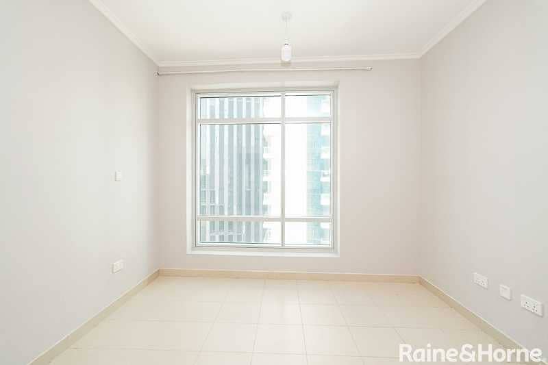 10 Large 1 Bed Layout | Great Deal | Huge Balcony