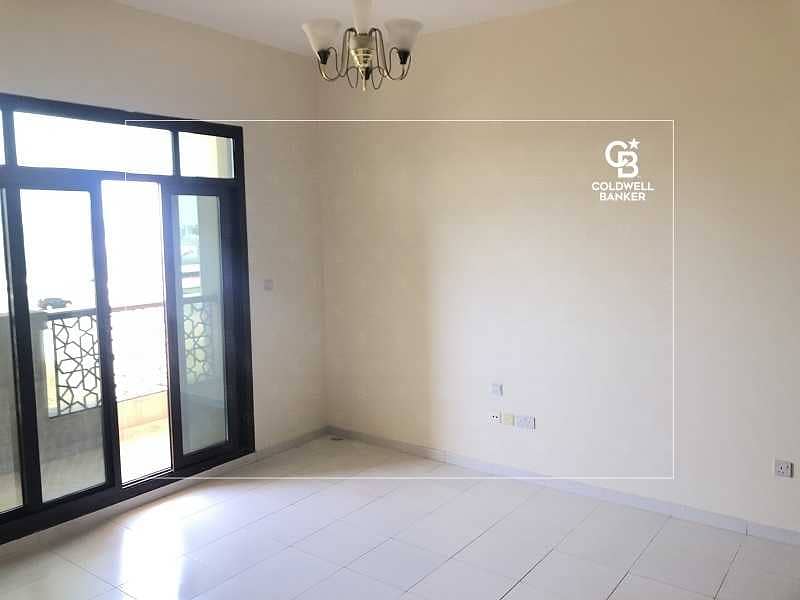 8 Burj Khalifa View | Well maintained | 2 Balconies