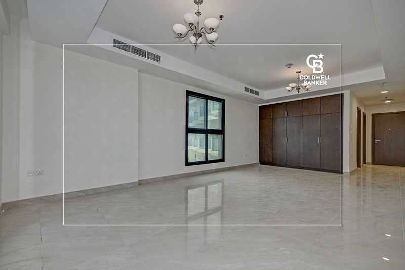5 Spacious | Balcony | Well Maintained | Unfurnished