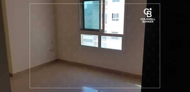 10 Distress Deal | With Balcony | Negotiable