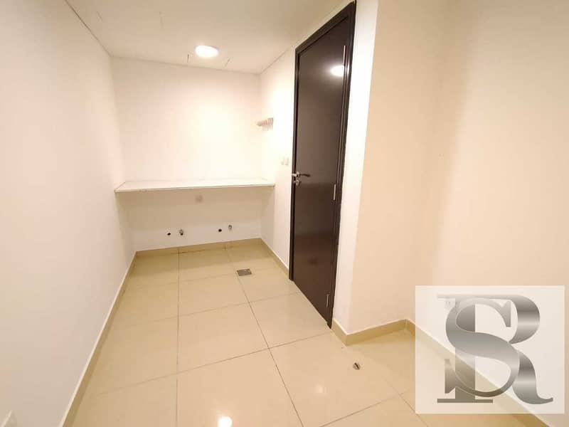 12 High Floor |  Unfurnished 3BHK Apartment