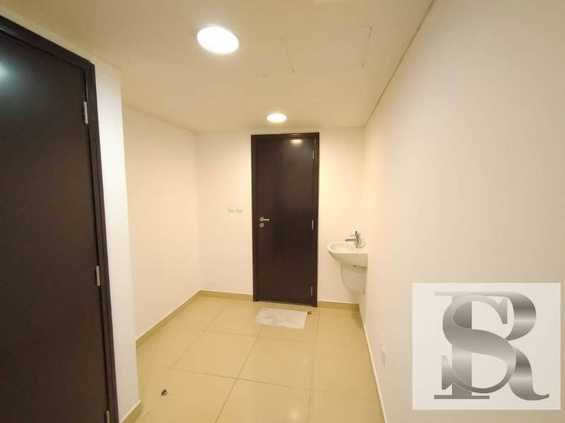 14 High Floor |  Unfurnished 3BHK Apartment