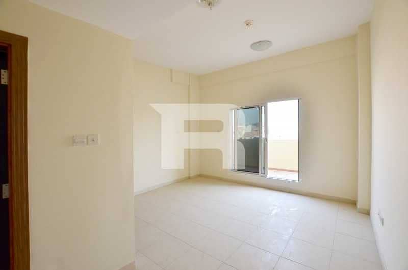 1 Bedroom| Closed Kitchen | With Balcony