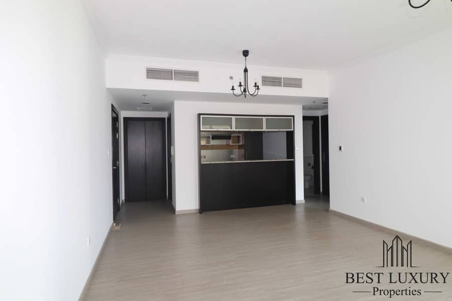 2 Upgraded|Well maintained|Bright Apartment