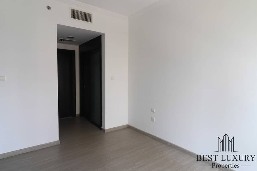 6 Upgraded|Well maintained|Bright Apartment