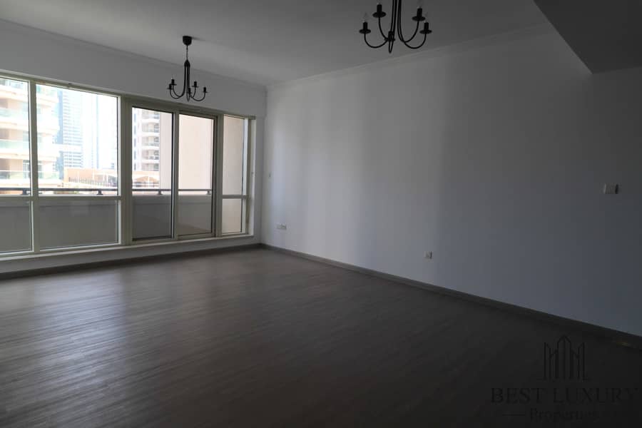 8 Upgraded|Well maintained|Bright Apartment