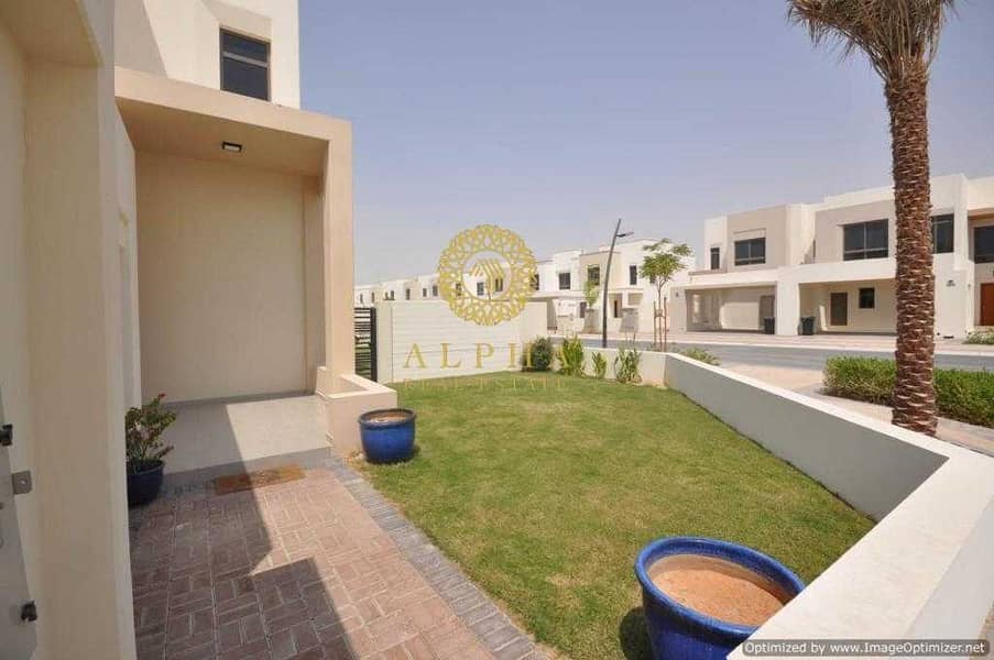 15 4 Bedroom + Maids | Landscaped | Close to Pool and Park