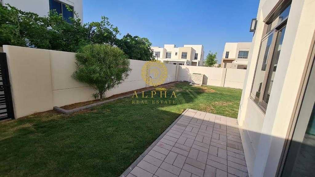 18 4 Bedroom + Maids | Landscaped | Close to Pool and Park