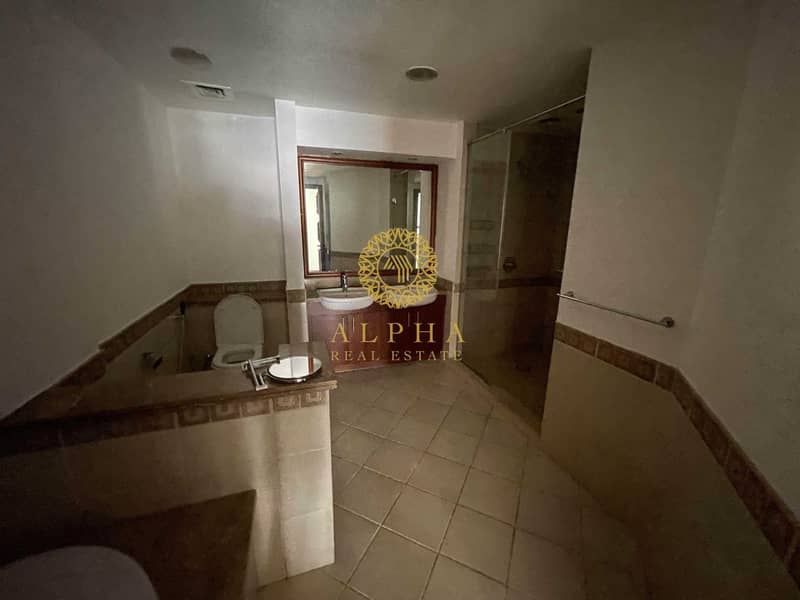 13 Vacant | Golden Mile 8 | Mid Floor | 2 Bed + Maids