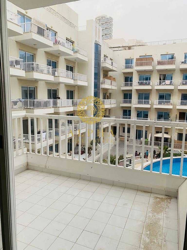 8 Huge 2 bedroom Apartment for rent with pool view