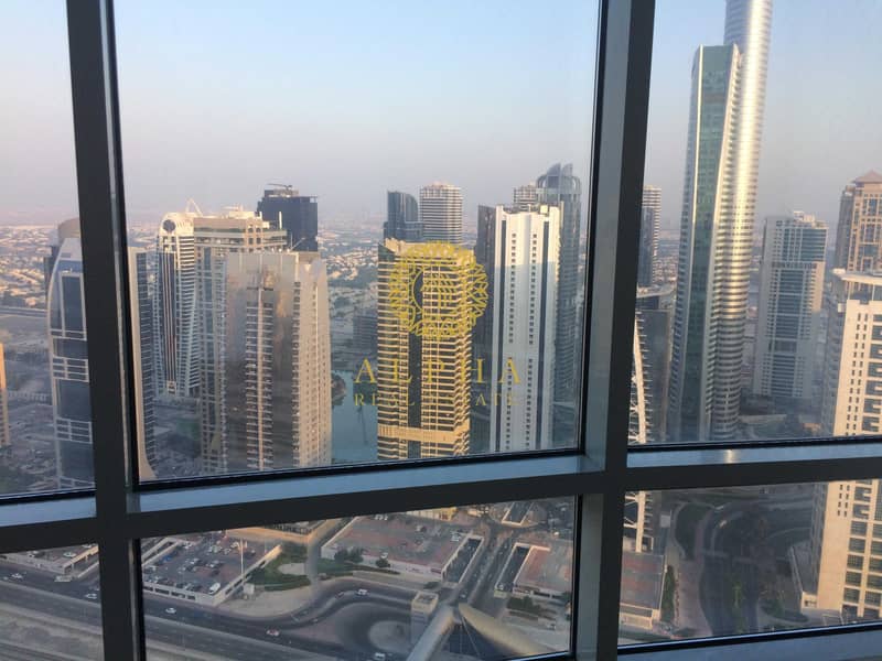 19 Stunning Marina View // Top Floor // Penthouse