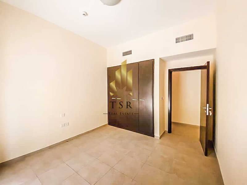 7 Spacious | Well Maintained | Bright Apartment