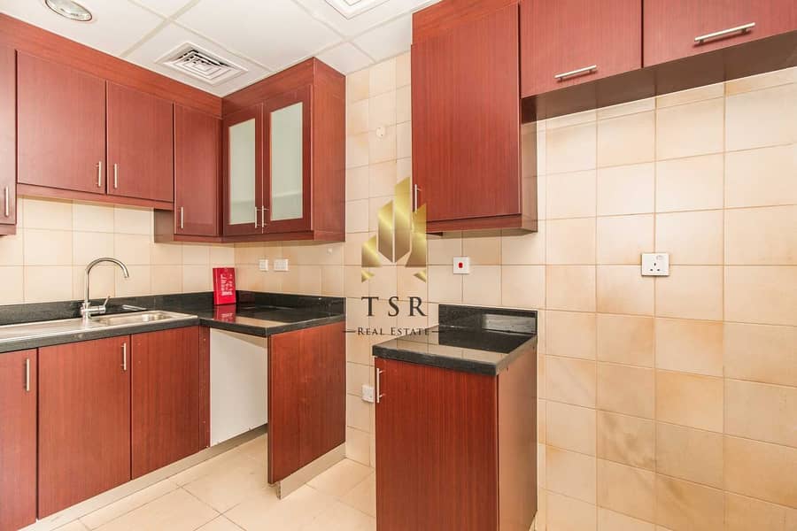 10 Spacious | Well Maintained | 1BR | Marina