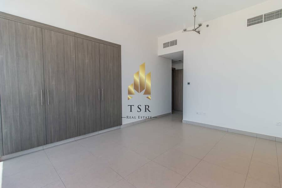 6 Brand New | Spacious | Well Maintained Apt