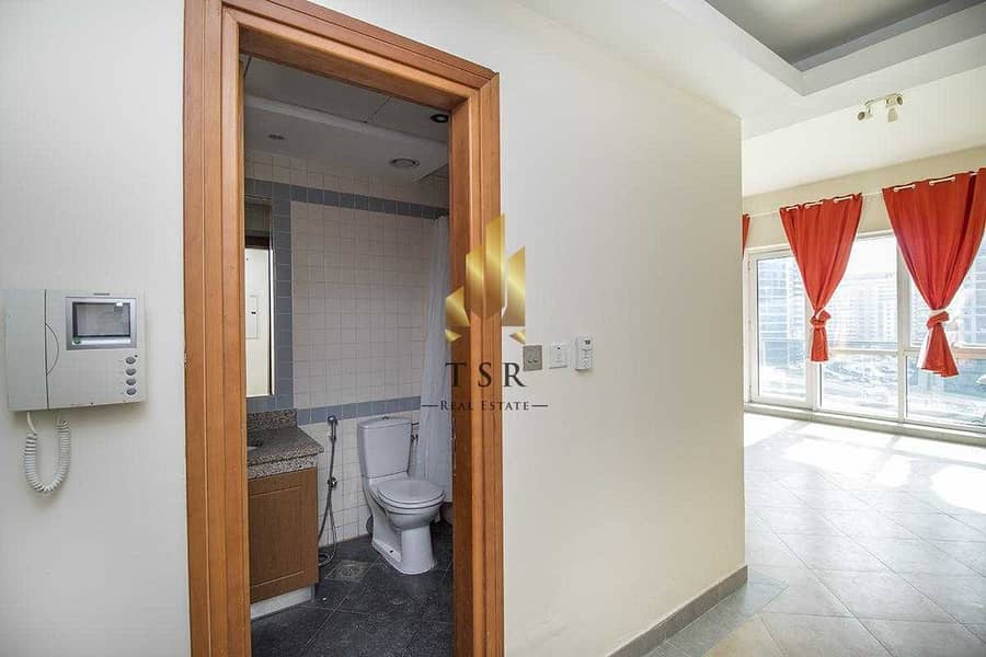 7 Furnished  | Large Studio | Near Metro | Exclusive!