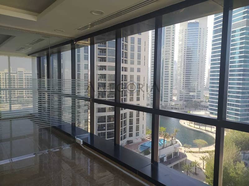 6 Beautiful fitted:Mid floor: DMCC License