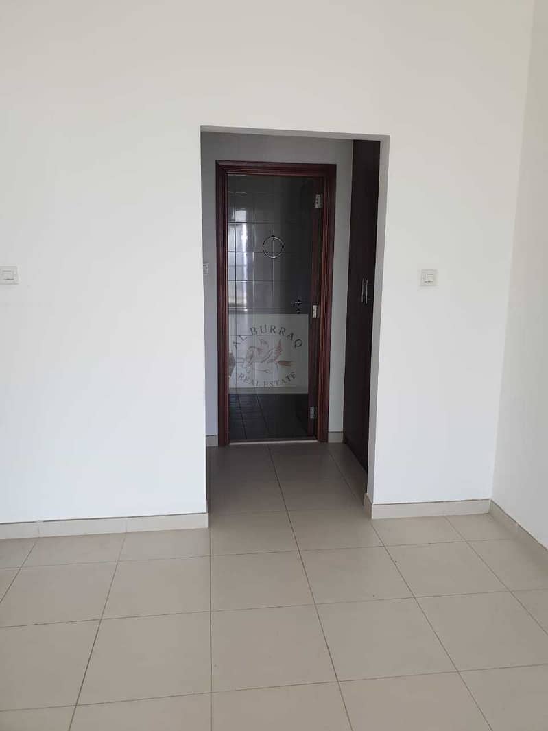 PARTIAL CANAL VIEW IN LESS RENT IN BUSINESS BAY PARTIAL CANAL VIEW IN LESS RENT IN BUSINESS BAY