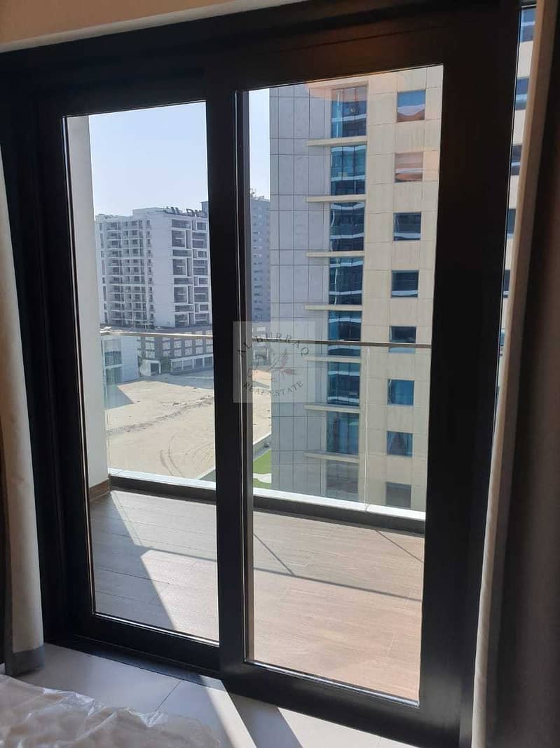 13 STUDIO IN BUSINESS BAY FURNISHED AND BRIGHT APARTMENT