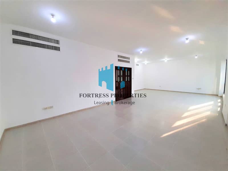 Prestigious Family Home near Family Park | 4BHK + Maids & Balcony !!