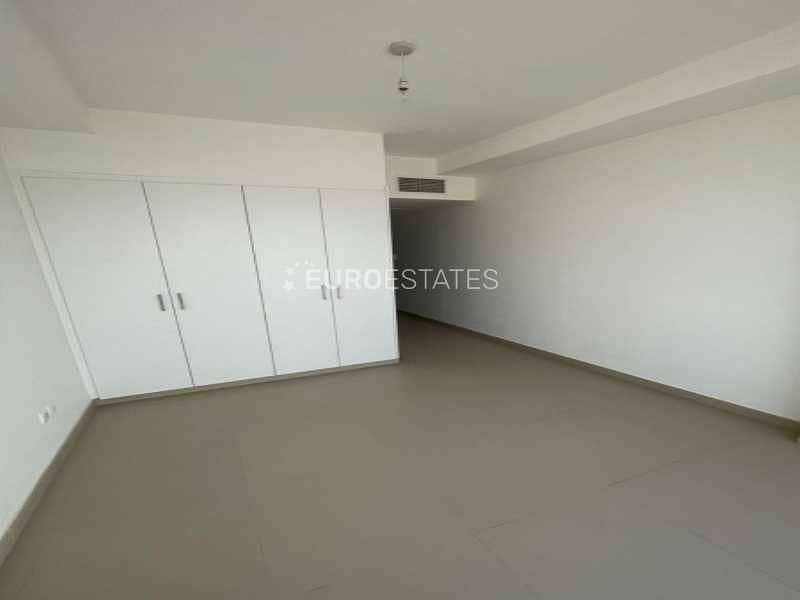 7 Admirable Apt. W/ Relaxing Sea View At Best Value