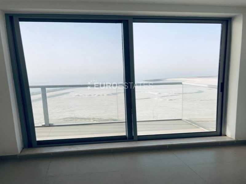 8 Admirable Apt. W/ Relaxing Sea View At Best Value