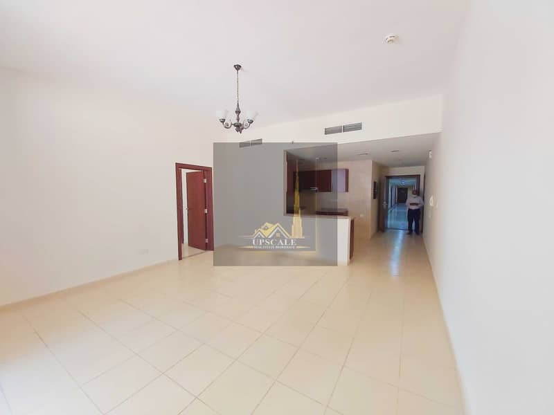 7 SPACIOUS APARTMENT FOR SALE AT INVESTMENT PRICE