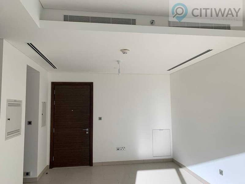 10 Brand new studio apartment with fully equipped kitchen