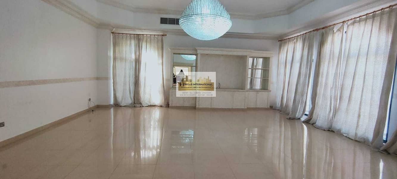 3 Royal Villa! 9 BHK villa in Corniche Khalidiya