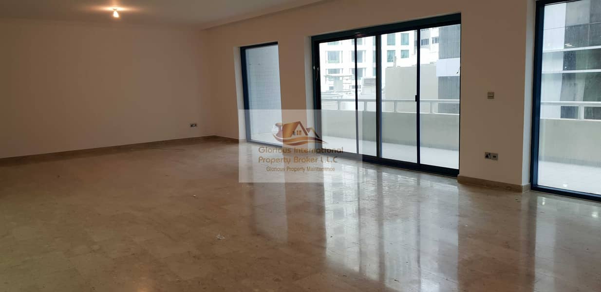 Special Price! Duplex w/ Maid's Room&Parking Special Price! Duplex w/ Maid's Room&Parking