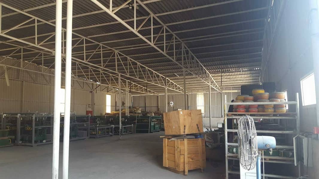 6 Open yard with Warehouse for rent in Al quoz