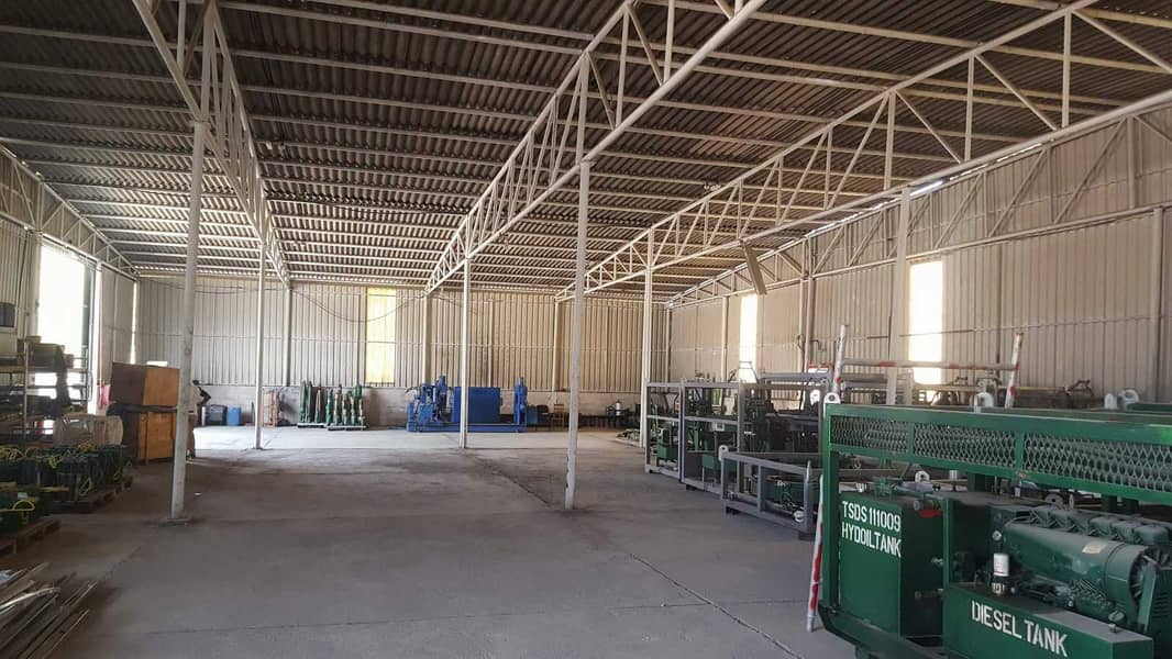 7 Open yard with Warehouse for rent in Al quoz