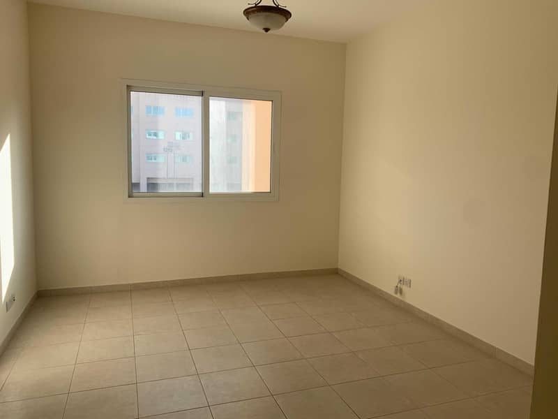 29 Spacious 3Br+maid +Laundry+Store room Apartment at Good Location Al Hudaiba