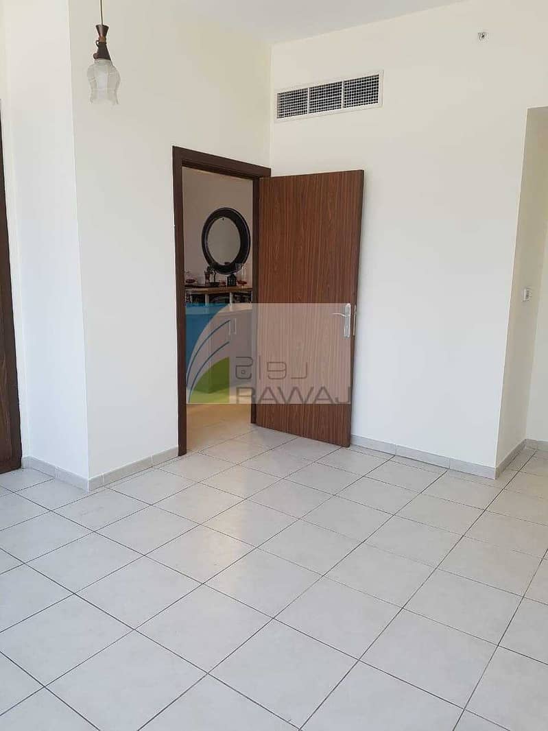 6 Fully Furnished 1 Bedroom Apartment with Balcony for rent at Executive Tower G