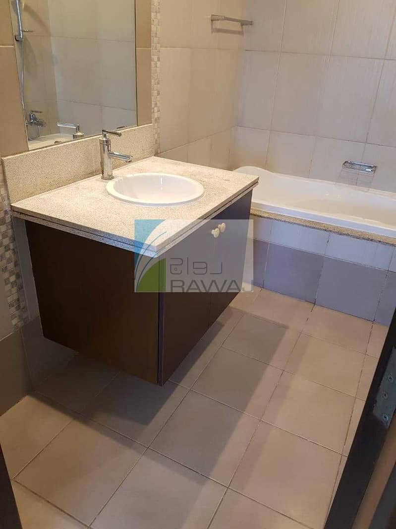 17 Fully Furnished 1 Bedroom Apartment with Balcony for rent at Executive Tower G