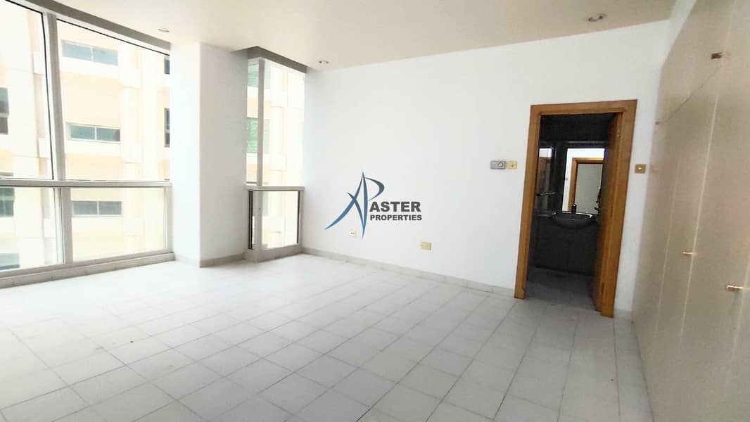 3 Bed Hall Flat +Maid room Parking & Gym Facility 3 Bed Hall Flat +Maid room Parking & Gym Facility