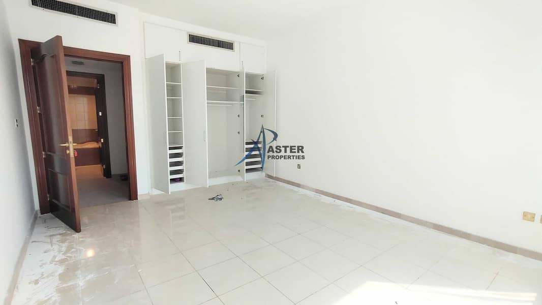 6 wonderful  4 Bed Apartment in Al Wahda Tower