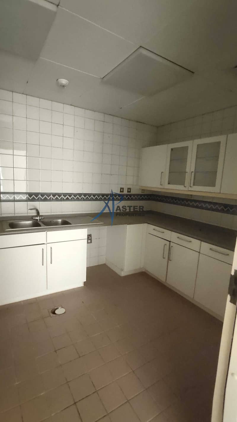 3 Neat and Clean Flat with Parking near WTC