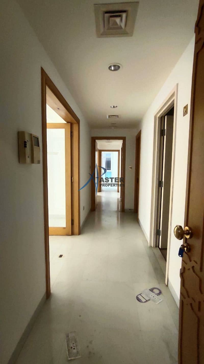 7 Neat and Clean Flat with Parking near WTC