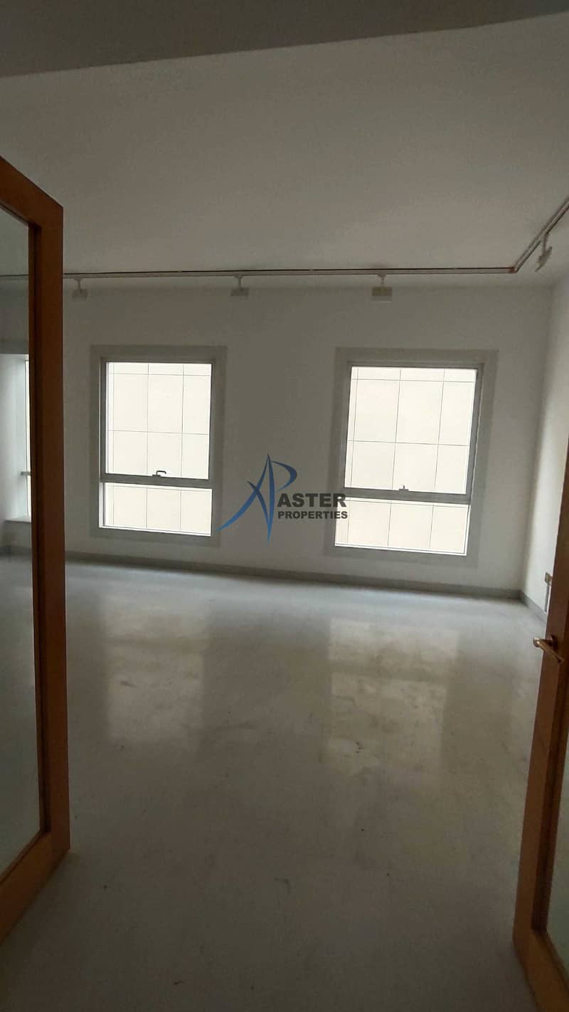 10 Neat and Clean Flat with Parking near WTC